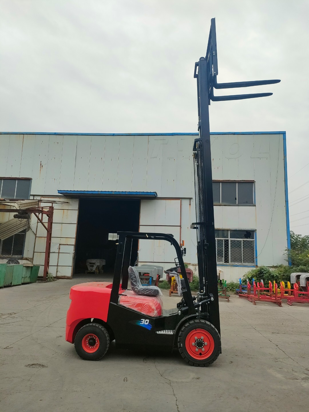 3.5 Ton Powerful Diesel Forklift Superior Load Capacity High Efficiency